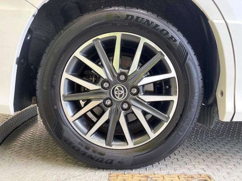 2015 Toyota Voxy DBA-ZRR80W (UW-6aa4c53f52a69)[17]