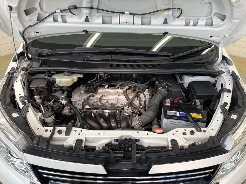 2015 Toyota Voxy DBA-ZRR80W (UW-6aa4c53f52a69)[5]