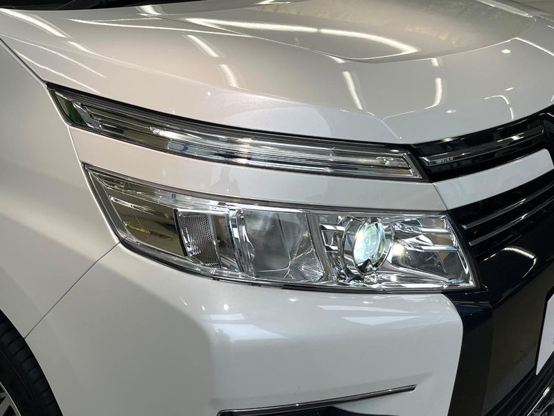 2015 Toyota Voxy DBA-ZRR80W (UW-6aa4c53f52a69)[10]