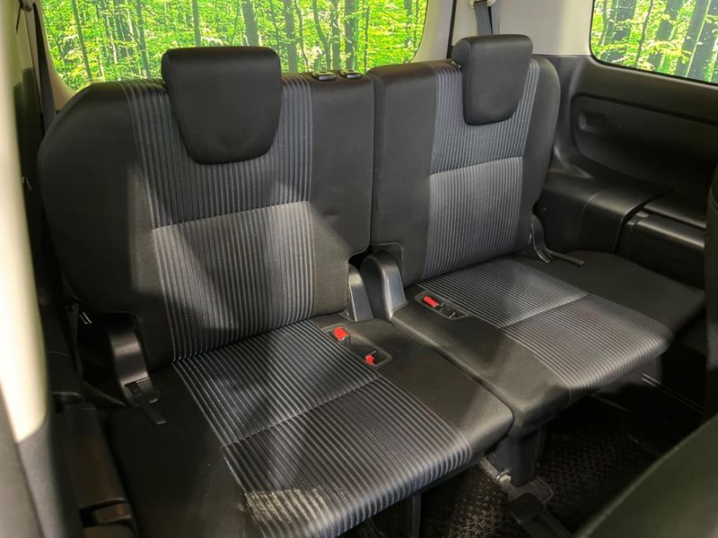2016 Toyota Voxy DBA-ZRR80W (UW-6aa4c541d58fe)[16]