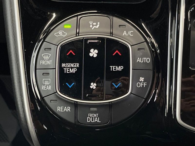 2017 Toyota Esquire DBA-ZRR80G (UW-6aa4c54429145)[19]