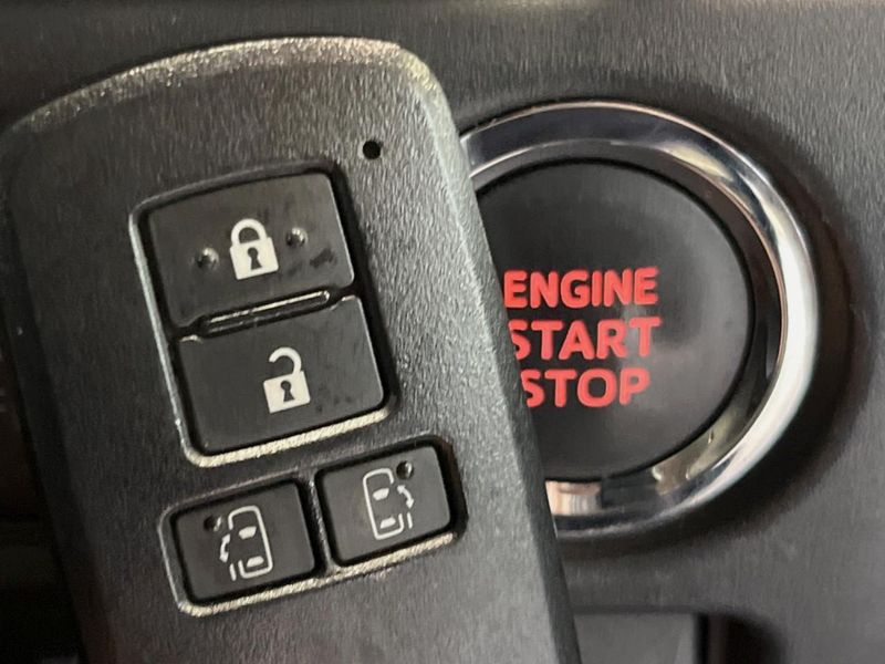 2017 Toyota Esquire DBA-ZRR80G (UW-6aa4c54429145)[9]