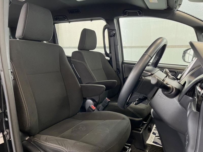 2017 Toyota Esquire DBA-ZRR80G (UW-6aa4c54429145)[27]