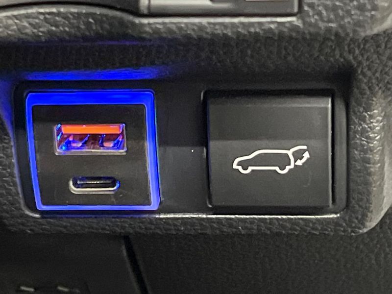 2024 Toyota Corolla Cross 6AA-ZVG13 (UW-6aa4c5572f988)[14]
