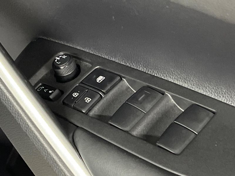 2024 Toyota Corolla Cross 6AA-ZVG13 (UW-6aa4c5572f988)[13]