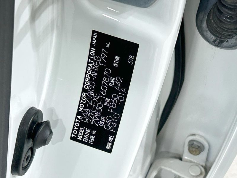 2012 Toyota Prius DAA-ZVW30 (UW-6aa4c560ee5a9)[1]