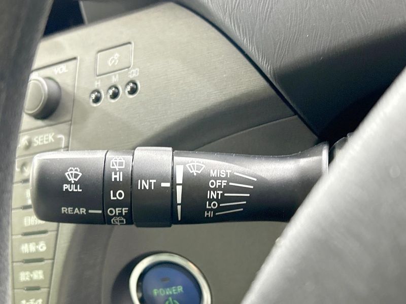 2012 Toyota Prius DAA-ZVW30 (UW-6aa4c560ee5a9)[29]