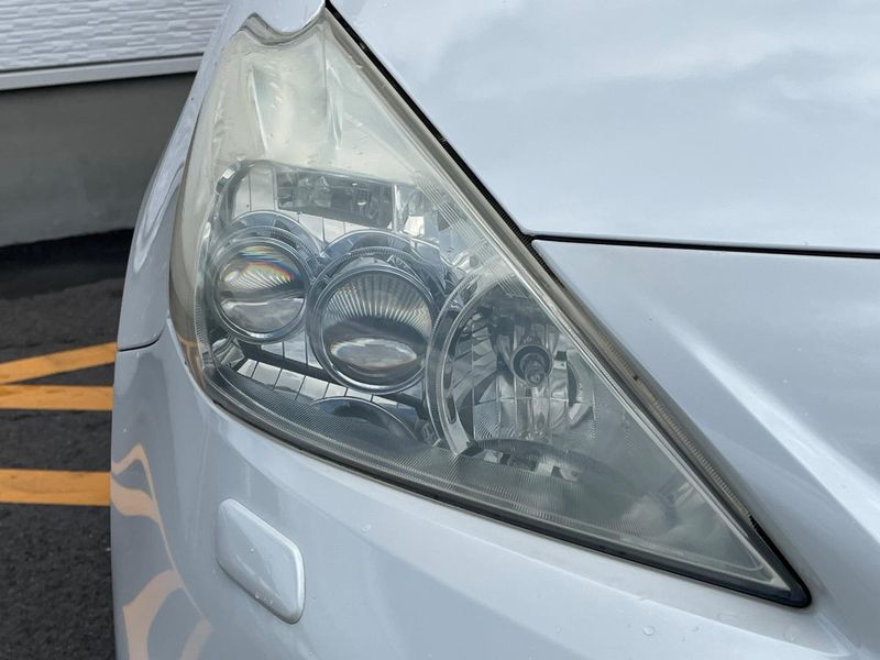 2012 Toyota Prius α DAA-ZVW41W (UW-6aa4c5694bd08)[17]