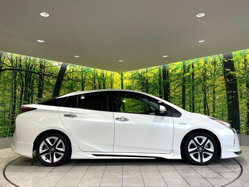 2016 Toyota Prius DAA-ZVW50 (UW-6aa4c56bb4963)[18]