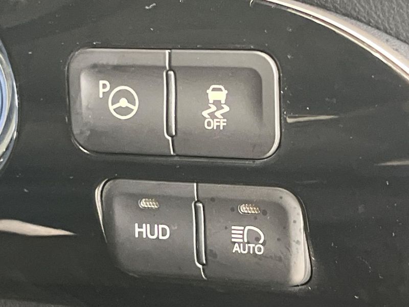 2017 Toyota Prius DAA-ZVW50 (UW-6aa4c57011371)[26]