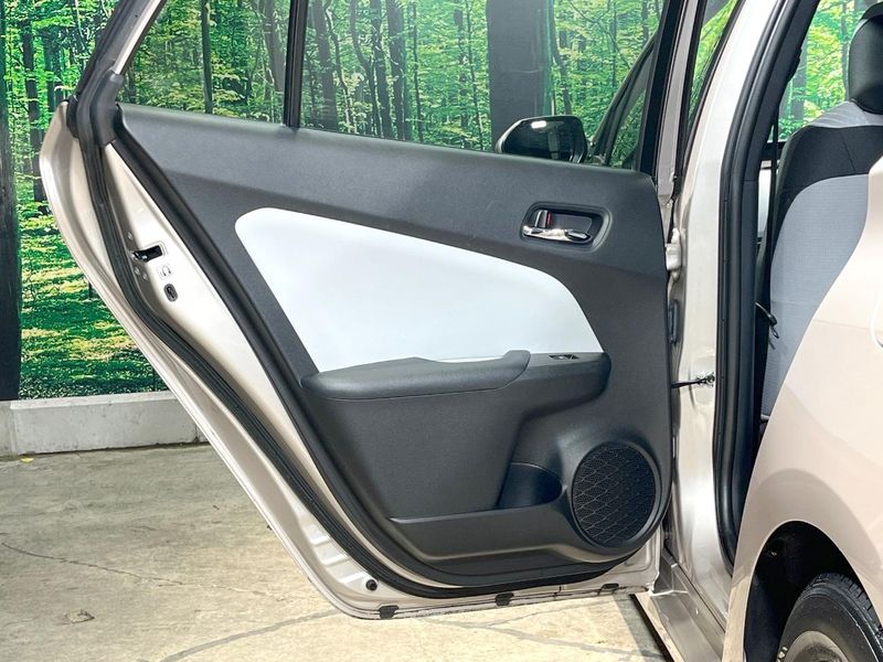 2018 Toyota Prius DAA-ZVW50 (UW-6aa4c57099e41)[8]