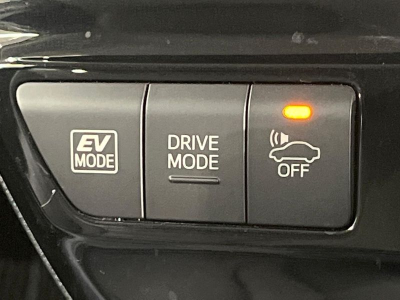 2019 Toyota Prius DAA-ZVW51 (UW-6aa4c5739d891)[18]