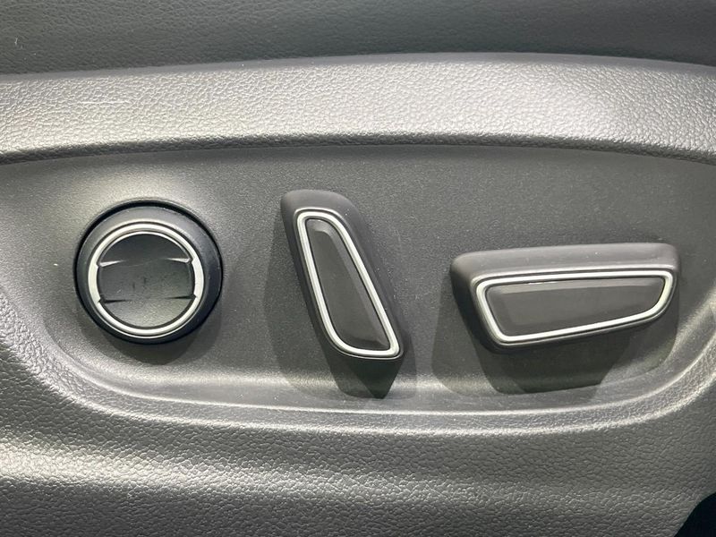 2017 Toyota Prius DAA-ZVW51 (UW-6aa4c57748ff2)[17]