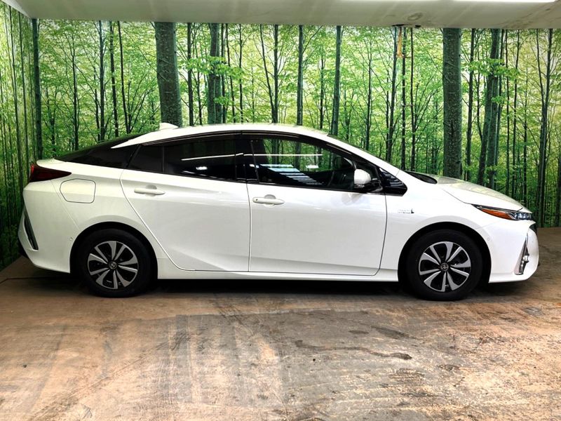 2019 Toyota Prius PHV DLA-ZVW52 (UW-6aa4c578c5486)[16]