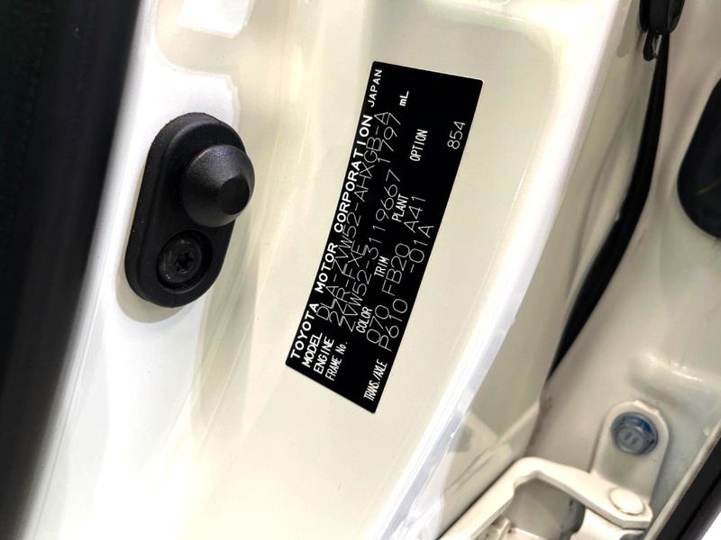 2019 Toyota Prius PHV DLA-ZVW52 (UW-6aa4c578c5486)[1]