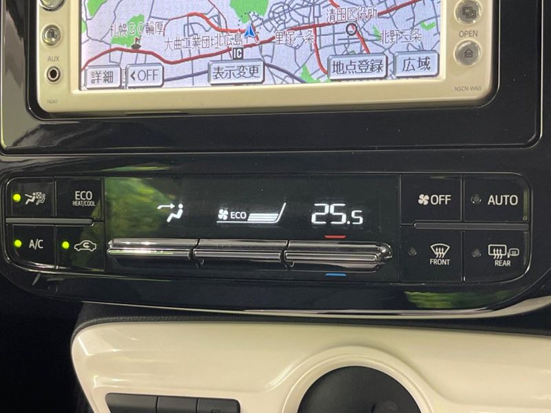 2016 Toyota Prius DAA-ZVW55 (UW-6aa4c5798d641)[11]