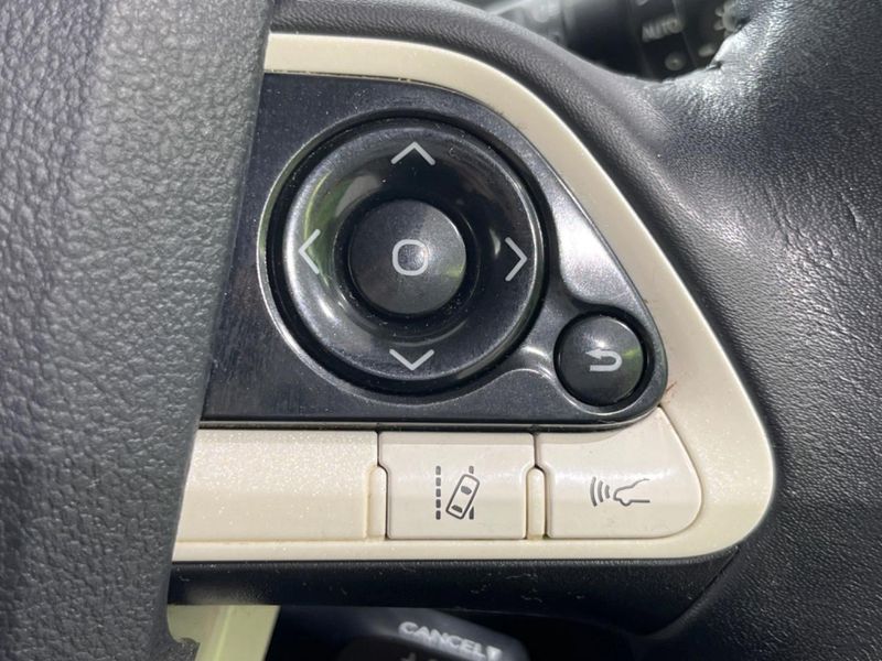 2016 Toyota Prius DAA-ZVW55 (UW-6aa4c5798d641)[16]