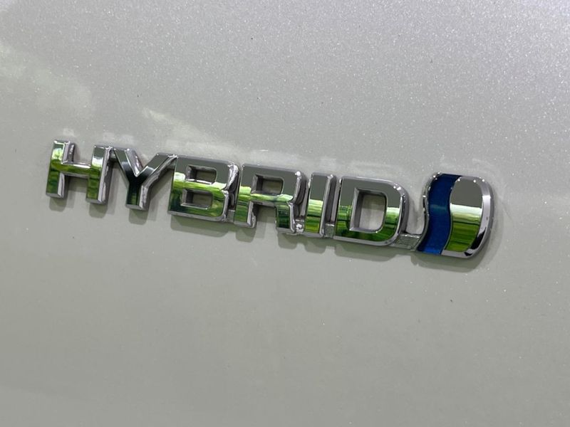 2016 Toyota Prius DAA-ZVW55 (UW-6aa4c5798d641)[5]