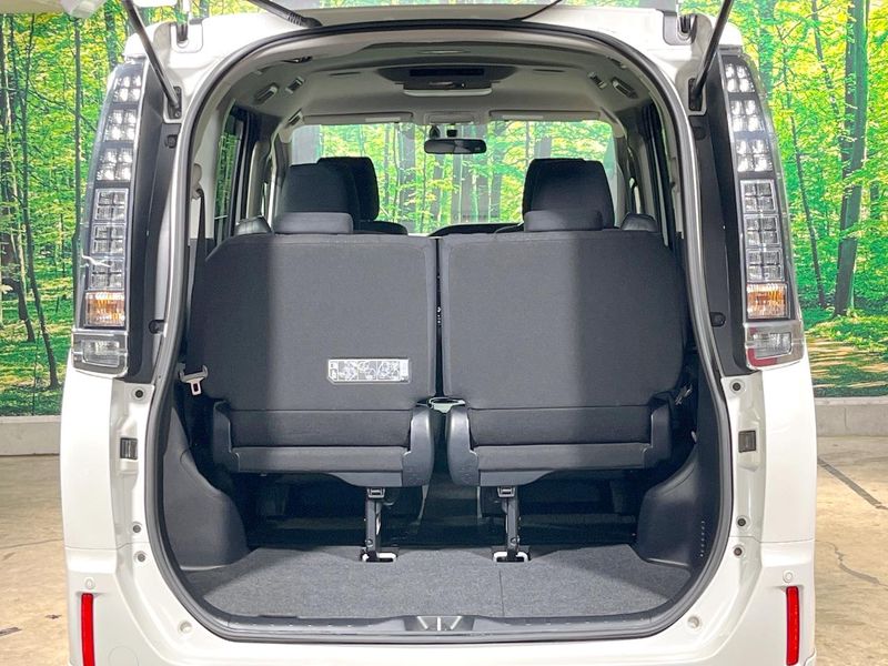 2015 Toyota Voxy DAA-ZWR80G (UW-6aa4c58289916)[11]