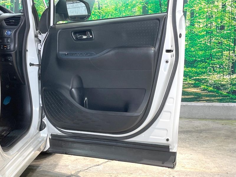 2015 Toyota Voxy DAA-ZWR80G (UW-6aa4c58289916)[5]