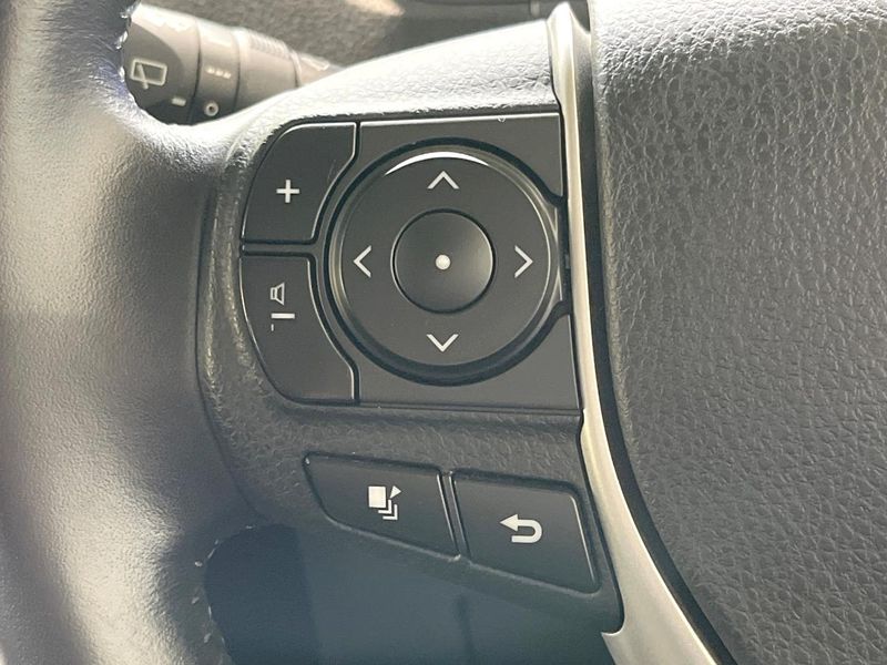 2015 Toyota Voxy DAA-ZWR80G (UW-6aa4c58289916)[24]