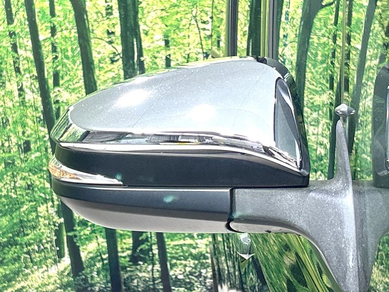 2018 Toyota Voxy DAA-ZWR80W (UW-6aa4c58496211)[26]