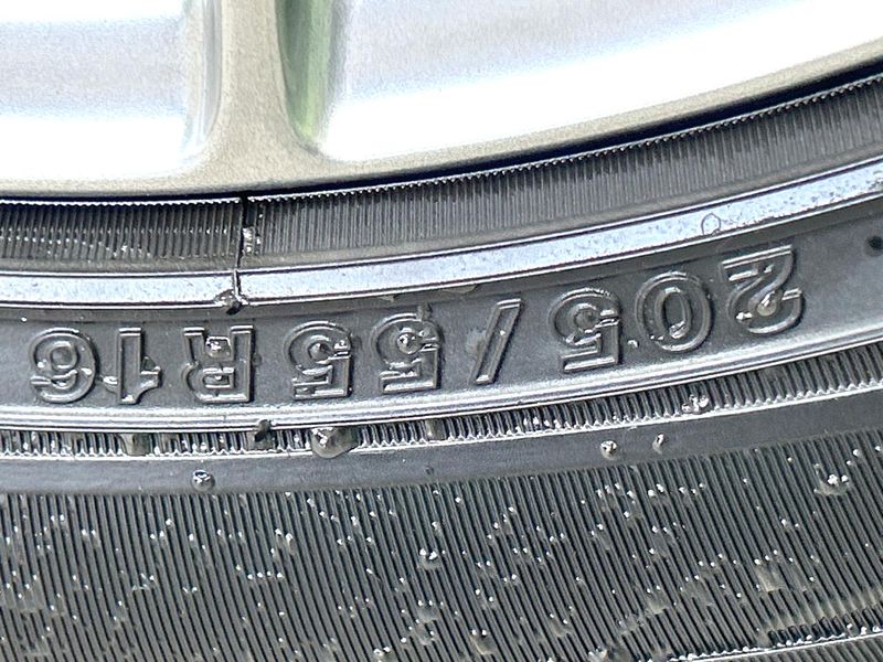 2018 Toyota Voxy DAA-ZWR80W (UW-6aa4c58496211)[21]