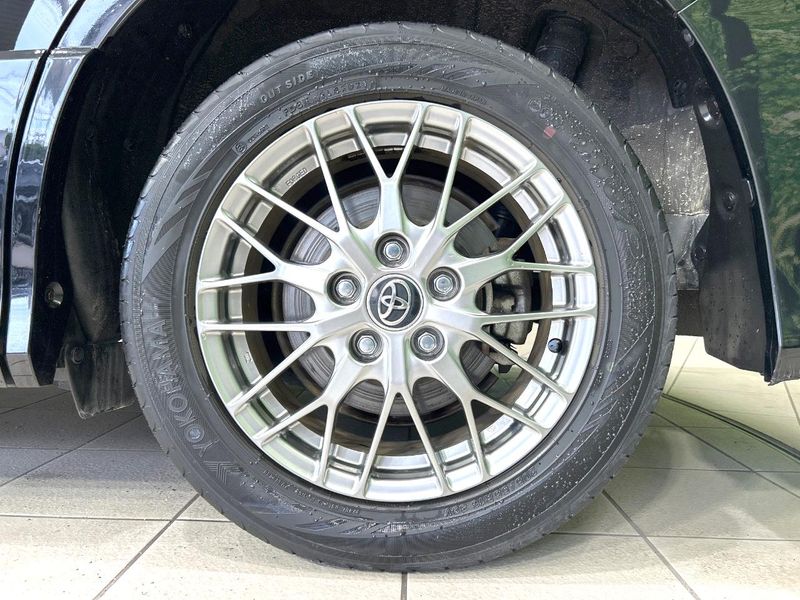 2018 Toyota Voxy DAA-ZWR80W (UW-6aa4c58496211)[19]