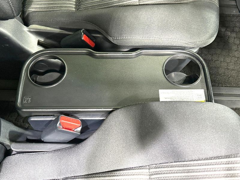 2018 Toyota Voxy DAA-ZWR80W (UW-6aa4c58496211)[13]
