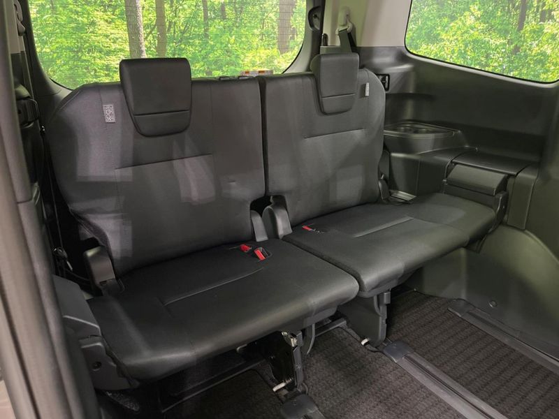2023 Toyota Noah 6AA-ZWR90W (UW-6aa4c58d8fa3c)[8]