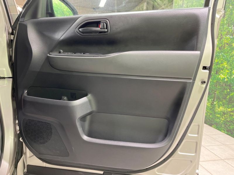 2023 Toyota Noah 6AA-ZWR90W (UW-6aa4c58d8fa3c)[17]