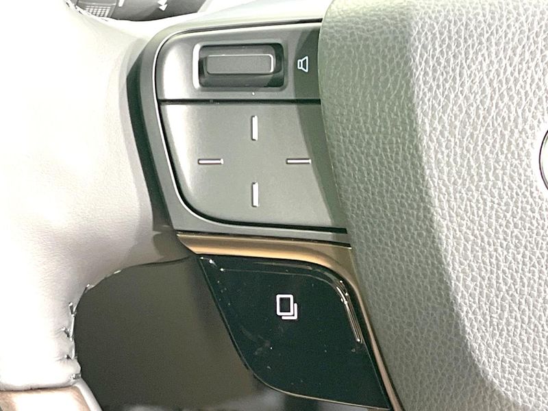 2025 Toyota Vellfire Hybrid 6AA-AAHH40W (UW-6aa6128ee2557)[17]