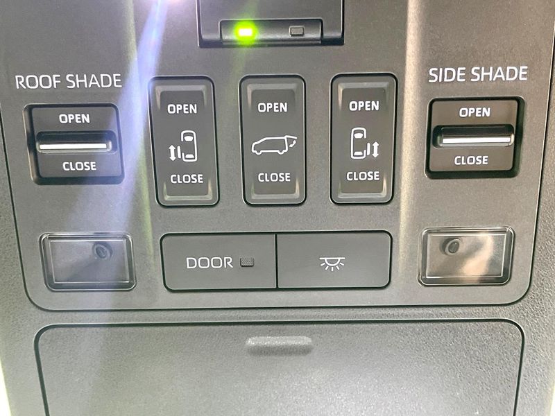 2025 Toyota Vellfire Hybrid 6AA-AAHH40W (UW-6aa6128ee2557)[5]