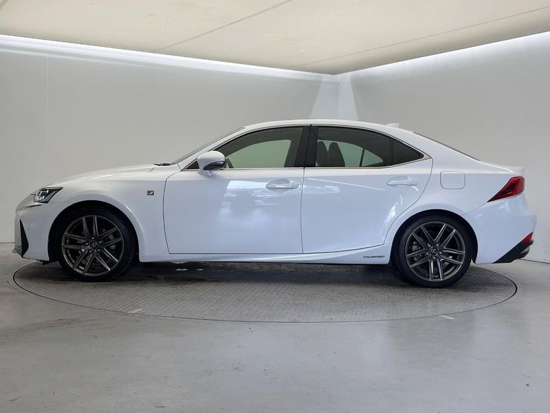 2018 Lexus IS DAA-AVE30 (UW-6aa612c8dbbc2)[27]