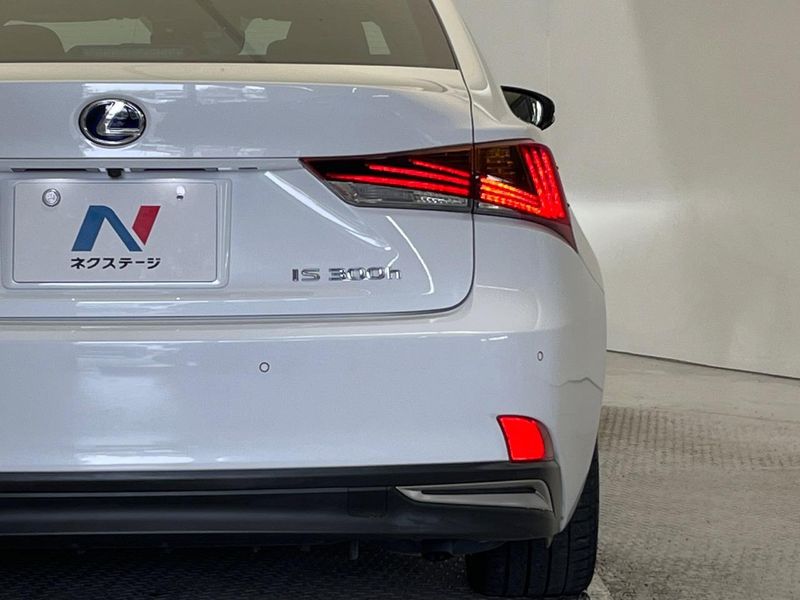 2018 Lexus IS DAA-AVE30 (UW-6aa612c8dbbc2)[17]