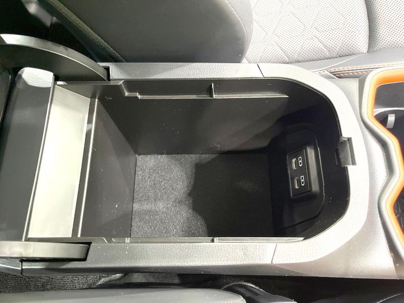 2023 Toyota RAV4 6AA-AXAH54 (UW-6aa612ce7d053)[26]