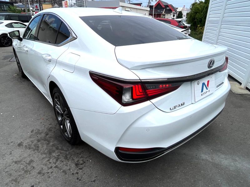2019 Lexus ES 6AA-AXZH10 (UW-6aa612ea4d0c4)[19]