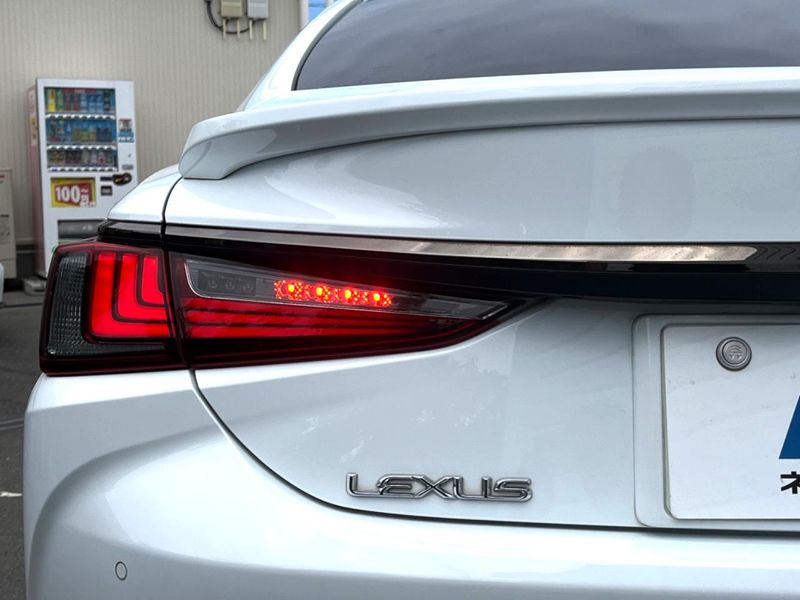 2019 Lexus ES 6AA-AXZH10 (UW-6aa612ea4d0c4)[22]