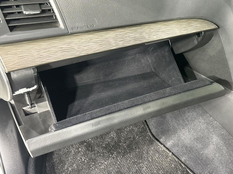 2013 Subaru Legacy B4 DBA-BMM (UW-6aa61335f31f1)[16]
