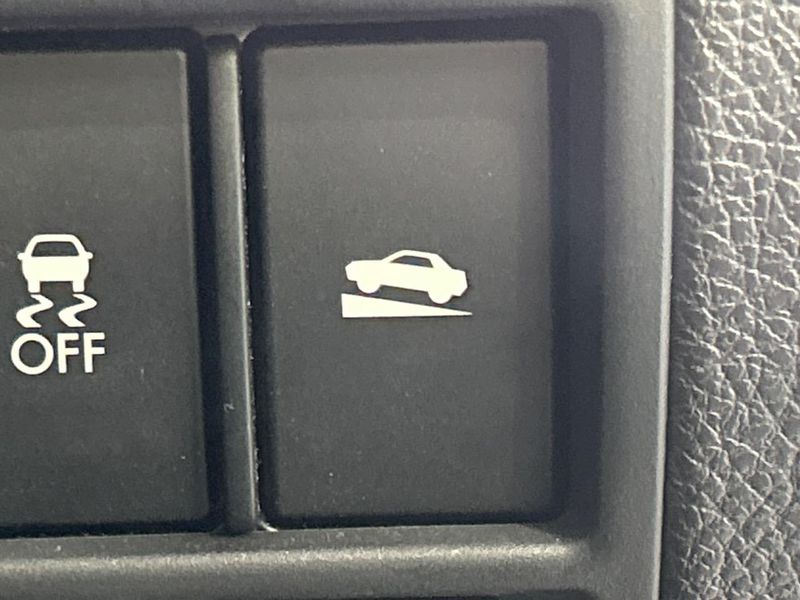 2013 Subaru Legacy B4 DBA-BMM (UW-6aa61335f31f1)[24]