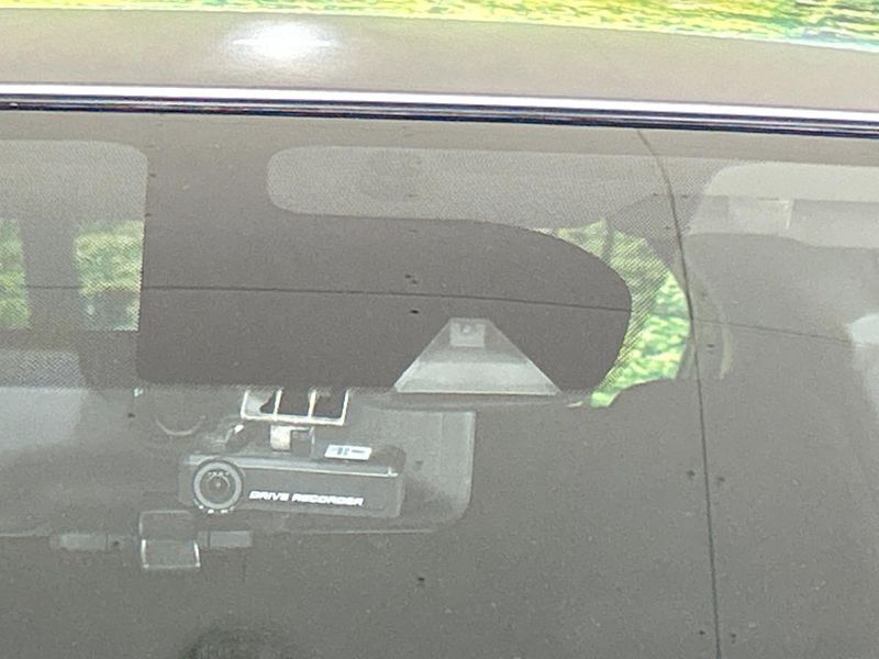 2017 Nissan Note DBA-E12 (UW-6aa613644dd5a)[5]