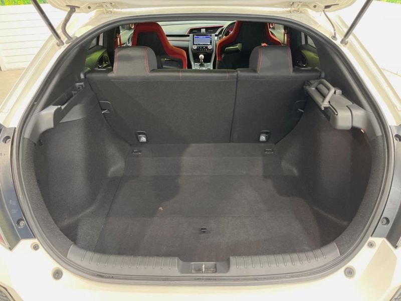 2018 Honda Civic DBA-FK8 (UW-6aa6137405d13)[19]