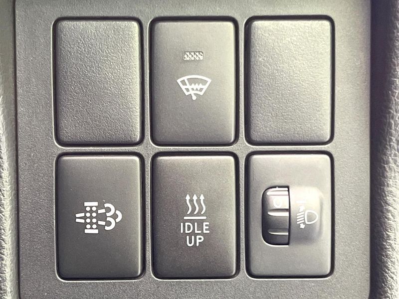 2015 Toyota Land Cruiser Prado LDA-GDJ150W (UW-6aa613846b247)[16]