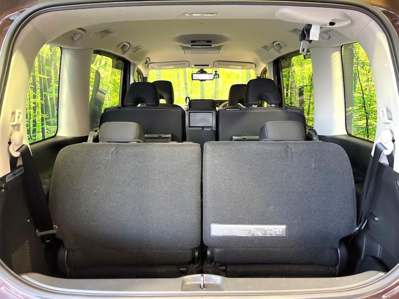 2016 Nissan Serena DAA-GFC27 (UW-6aa6138a7c8af)[27]