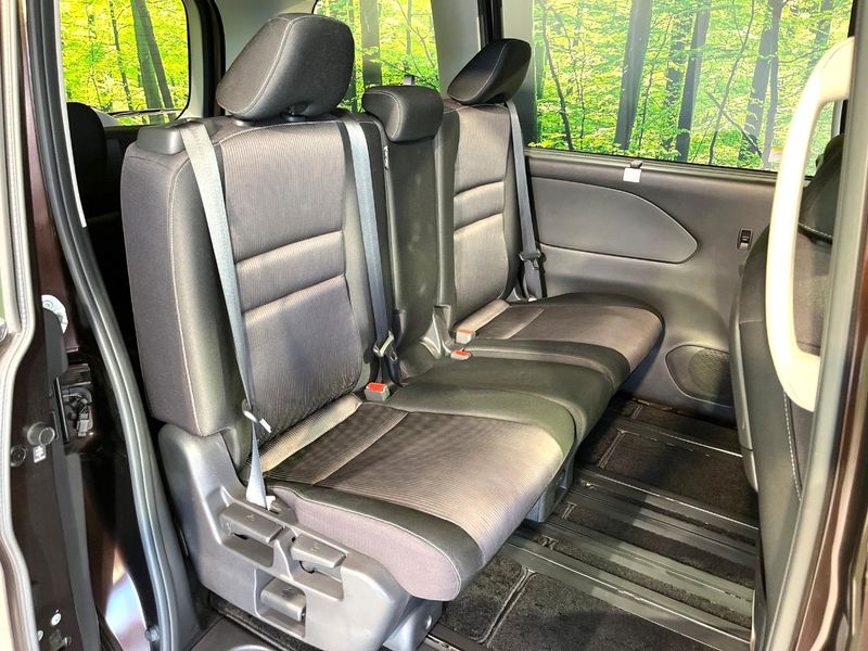 2016 Nissan Serena DAA-GFC27 (UW-6aa6138a7c8af)[22]