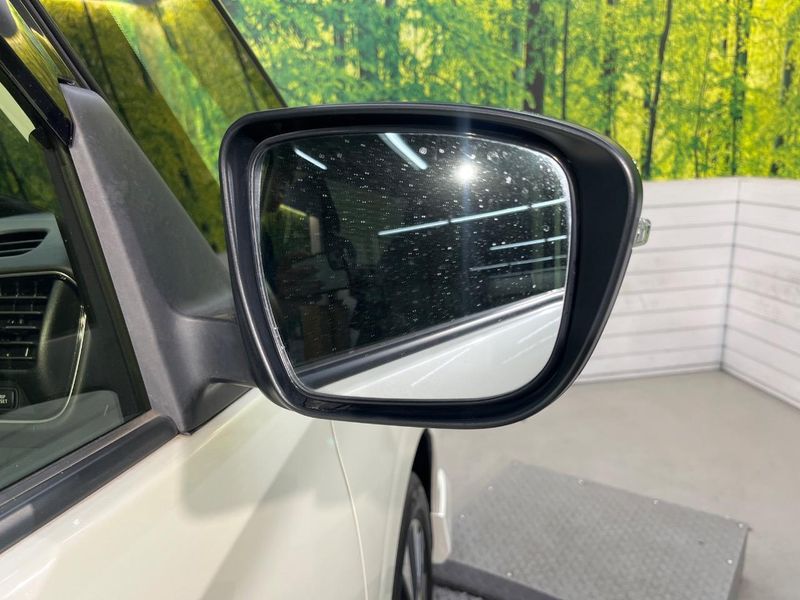 2017 Nissan Serena DAA-GFC27 (UW-6aa6138c575f7)[22]