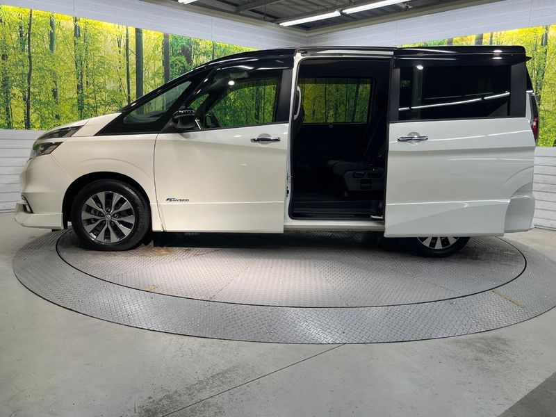 2017 Nissan Serena DAA-GFC27 (UW-6aa6138c575f7)[16]