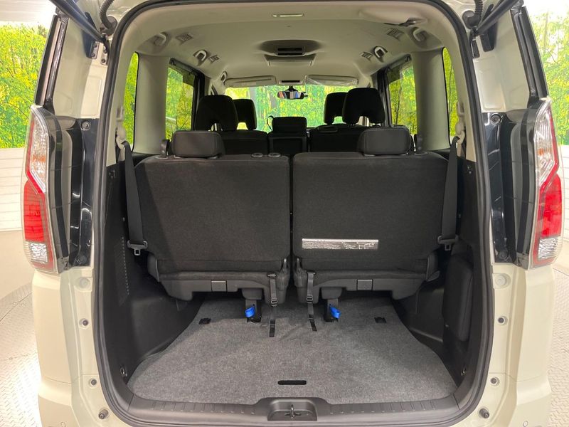 2017 Nissan Serena DAA-GFC27 (UW-6aa6138c575f7)[21]