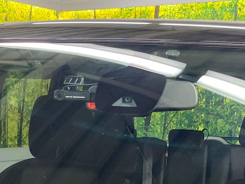 2017 Nissan Serena DAA-GFC27 (UW-6aa6138c575f7)[13]