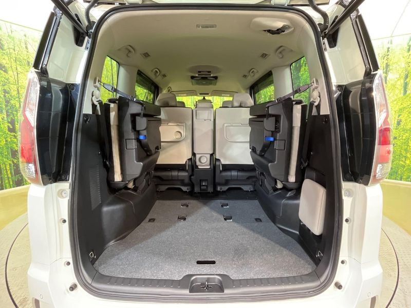 2017 Nissan Serena DAA-GFC27 (UW-6aa6138edbc78)[24]